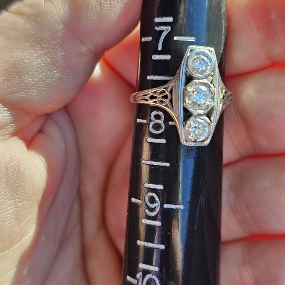 18k antique diamond ring size 7 3/4. Stamped 18k. Amazing and hard to find. Midd - Picture 9 of 13